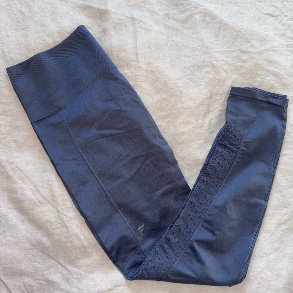 Fabletics Dark Raincloud 3/4 Leggings